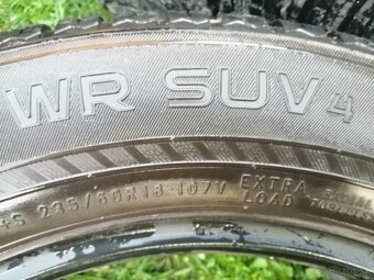 pneu NOKIAN R18 235/60 - 3