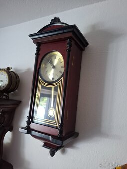 Predám funkčné nástenné hodiny 31day každú pol hodinu cinknú - 3