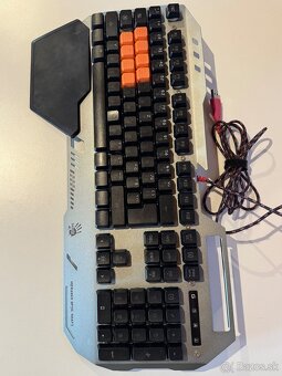 Razer & BloodyFive - 3