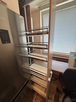 Výsuvná potravinová skriňa - 3