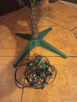 UMELÝ VIANOČNÝ STROMČEK+OSVETLENIE - 3