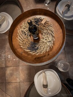 Jedálenský stôl a stoličky z dubových sudov. - 3