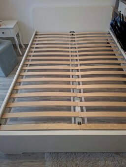 Posteľ 140x200 + rošt + matrac - 3