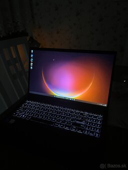 ASUS Vivobook i5 / 16 GB RAM / SSD / Windows 1 - 3