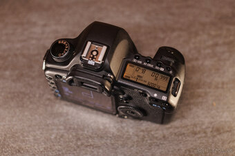 Canon EOS 5D Mark II - iba 24 900 exp. - 3