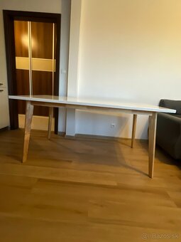 Kuchynský stôl z Jysku masívne drevo - 3