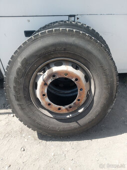 Kolesá 295/80 R22,5 - 3