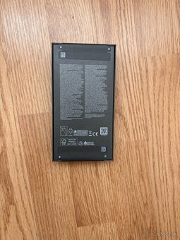 Samsung Galaxy S25 5G Šedá 512GB - 3