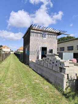 Väčší pozemok s chatkou a murovanou pivnicou - 3