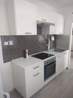 Kuchynská linka + vstavané  kuchynské el. spotrebiče - 3