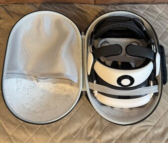 Meta Quest 3 (512 GB) + strap BOBOVR S3 Pro + príslušenstvo - 3