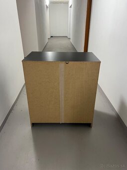 Čierna komoda - 3