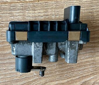 Mercedes GARRETT HELLA 6NW008412 G227 Actuator - 3