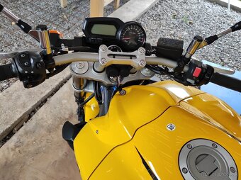 Yamaha fz1 - 3