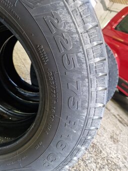 225/75 r16c continental . - 3