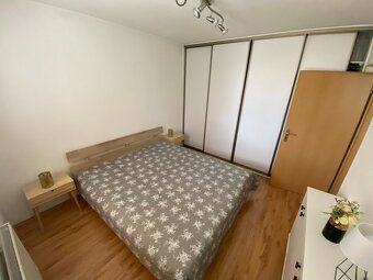 Predám 4-izbový byt s garážou - 3