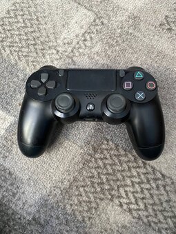Playstation 4 Slim - 3