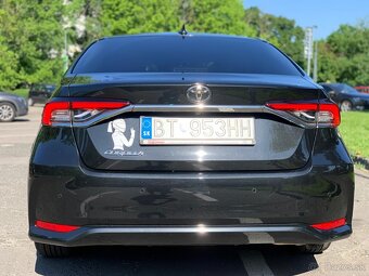 Toyota corolla sedan - 3