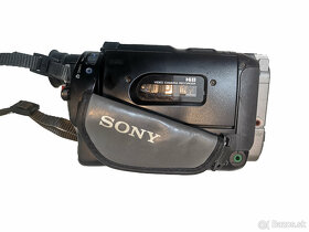Sony CCD-TRV65E Hi8 Camcorder - 3
