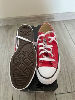 Červené convers 39 - 3