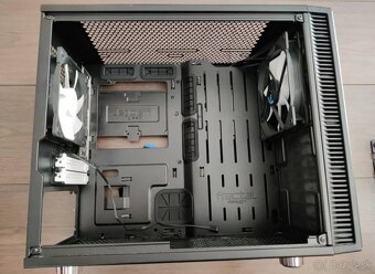 Predám PC skrinku Fractal Design Define Nano S (Mini‑ITX) - 3