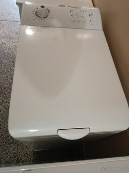 Vrchom plnena práčka Zanussi - 3