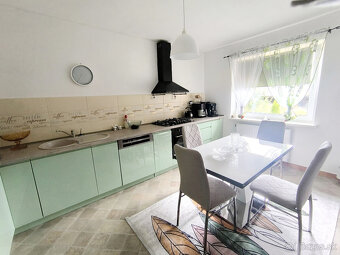 JEDINEČNÝ RODINNÝ DOM VHODNÝ AJ AKO CHALUPA PO KOMPLETNEJ KV - 3