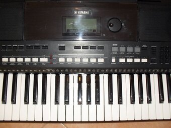 Yamaha PSR E433 - 3