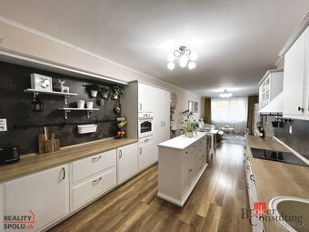 NA PREDAJ / 3 - izb. byt s vlastnou predzáhradkou / Košice - - 3