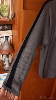 Širší pulóver s 3/4 rukávmi - 3