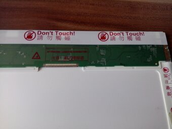 predám 15,6 palcový display (displej) , CCFL 30 pin - 3