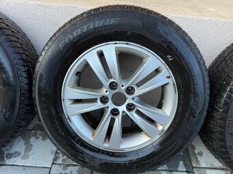 KIA Sportage 215/70 R16 - 3
