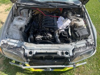 Rozpredám E46 330d 320d touring drift zmota - 3