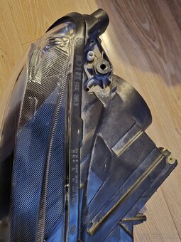 Pravý svetlomet skoda superb 3 - 3