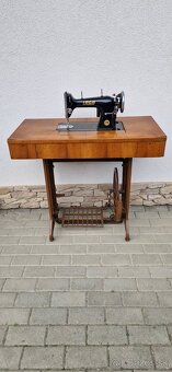 Retro šijací stroj LADA - 3