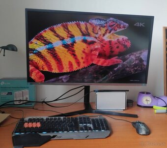 Samsung 32" 4K Monitor - 3