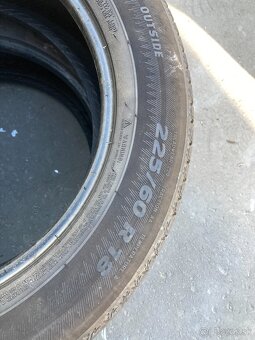 225/60R18 V100 - 3