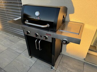 Predam plynovy gril Char-Broil Professional - 3