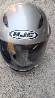 Helmy 50eur/kus, topánky 150eur - 3