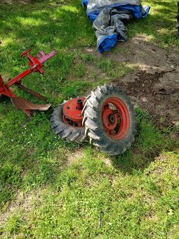 Jednonapravovy traktor agzat tera - 3