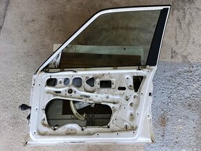 E30 predné dvere ľavé a pravé - 3