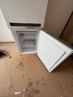 RezervovanéChladnička s mraznickou Whirlpool No Frost - 3