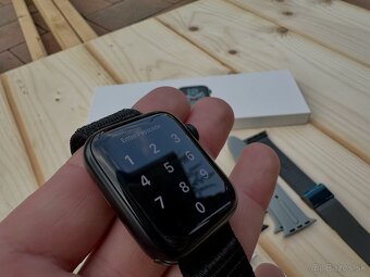 Predam hodinky Apple Watch SE 2 40mm - 3