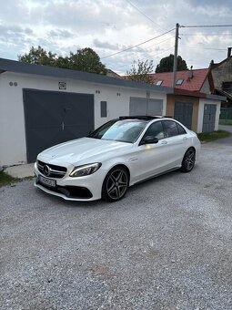 Mercedes c63 AMG - 3