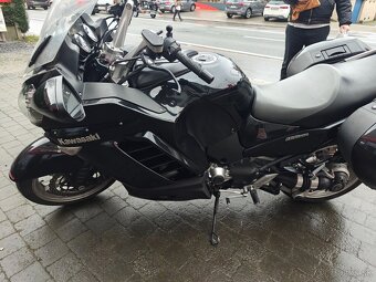 Kawasaki GTR 1400 - 3