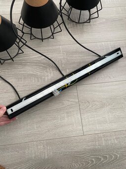 Svietidlo s troma lampášmi - 3