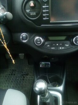 SIMR nabíjačka do auta s Handsfree, MP3 prehrávačom a FM - 3