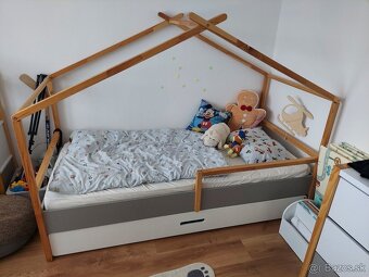 Posteľ domček s roštom, úložným priestorom a matracom - 3