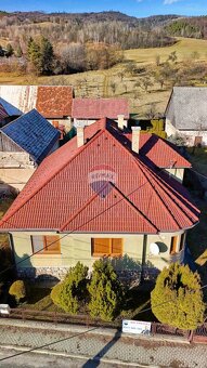 PREDAJ Rodinný dom s garážou a pozemkom 2 362 m2 neďaleko Ro - 3
