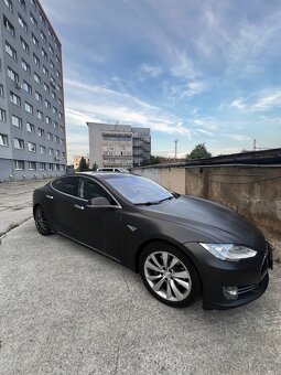 Tesla model S85D - 3